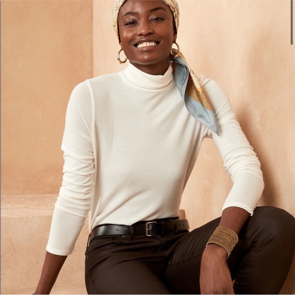 Banana Republic Luxespun Cream Turtleneck T-shirt Soft Layering Old Money Small
